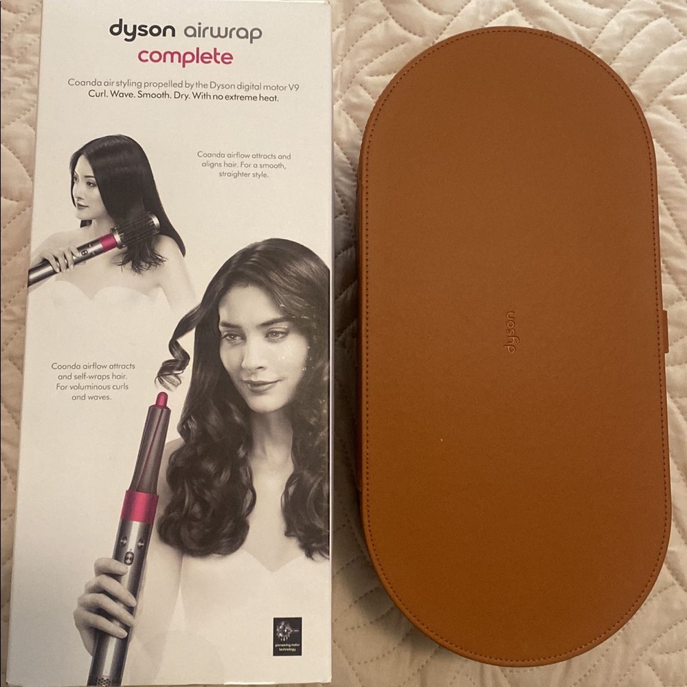 Dyson air wrap with all attachments (lightly used)
